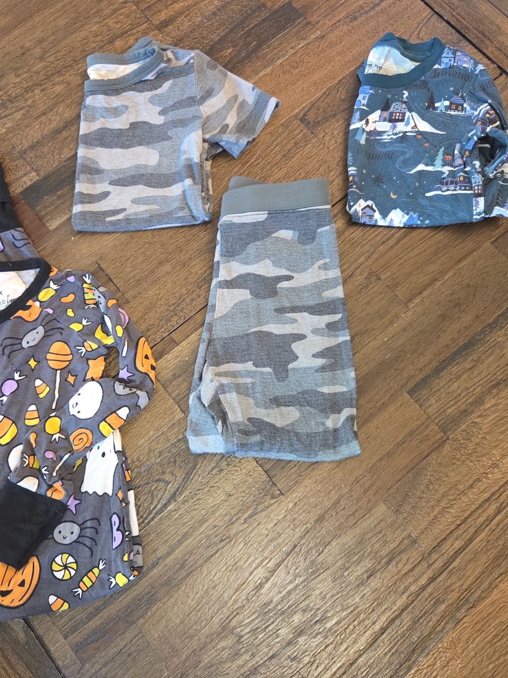 Small 2T/18-24 months Little Sleepies Bamboo Pajama Bundle 2x2Pc set, 1 zippy)